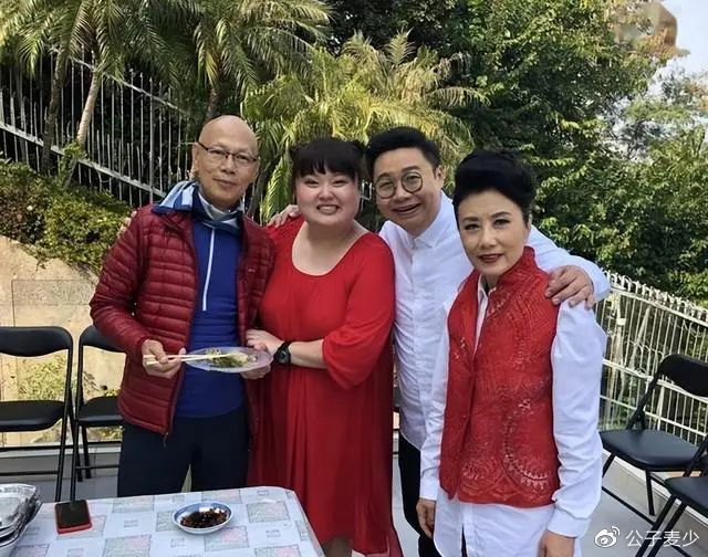 香港女星浙江吃路边摊！体重270斤引担忧，39岁仍单身上海3栋豪宅
