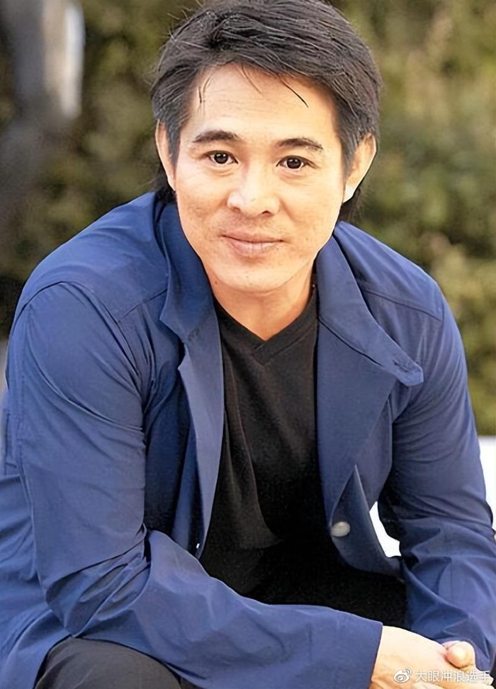60岁李连杰近况曝光:脸部浮肿,老到脱相太吓人,知情人曝光原因|武术|票房|岁月|童年|好友_新浪新闻