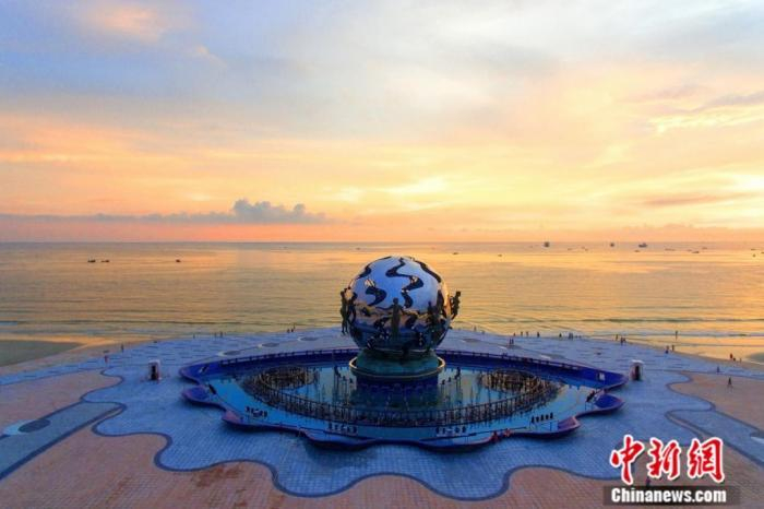 国家旅游度假区其王牌景区北部湾畔的广西北海这里说的是地处中国南海