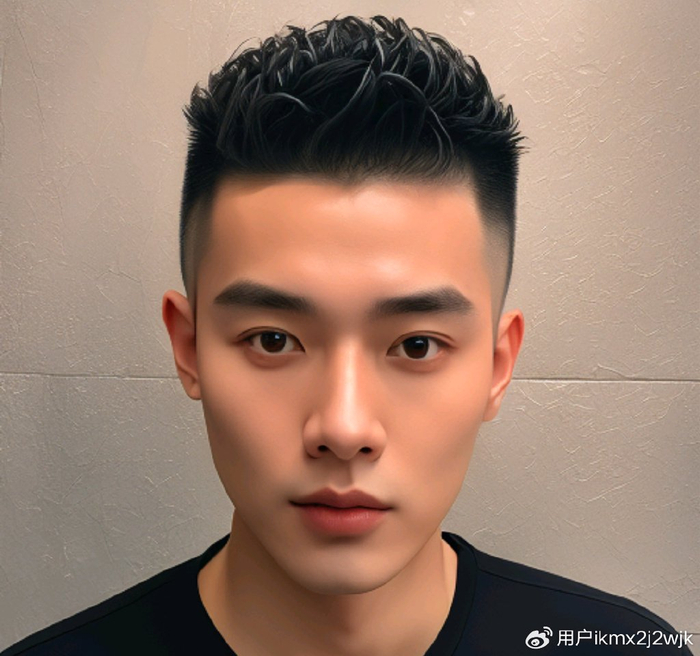 适合选择更加立体感强的发型;而如果你的生活忙碌,易于打理的发型可能