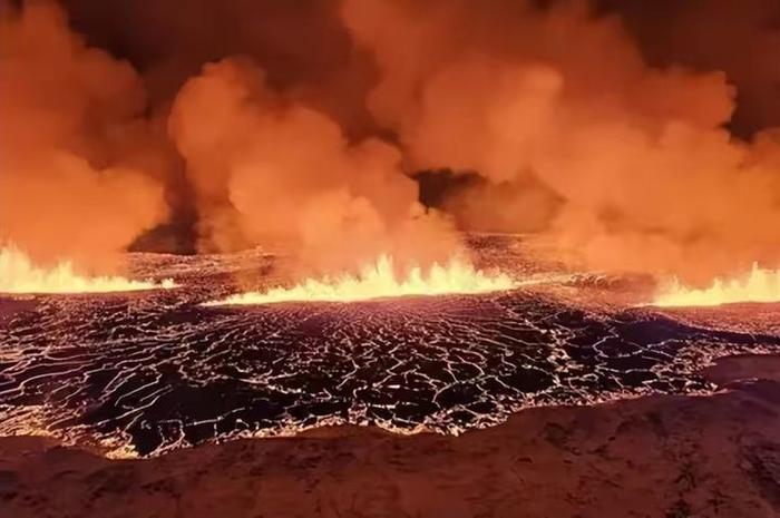 連續地震數十天後冰島火山終於噴發了這輪噴發或長達數個世紀