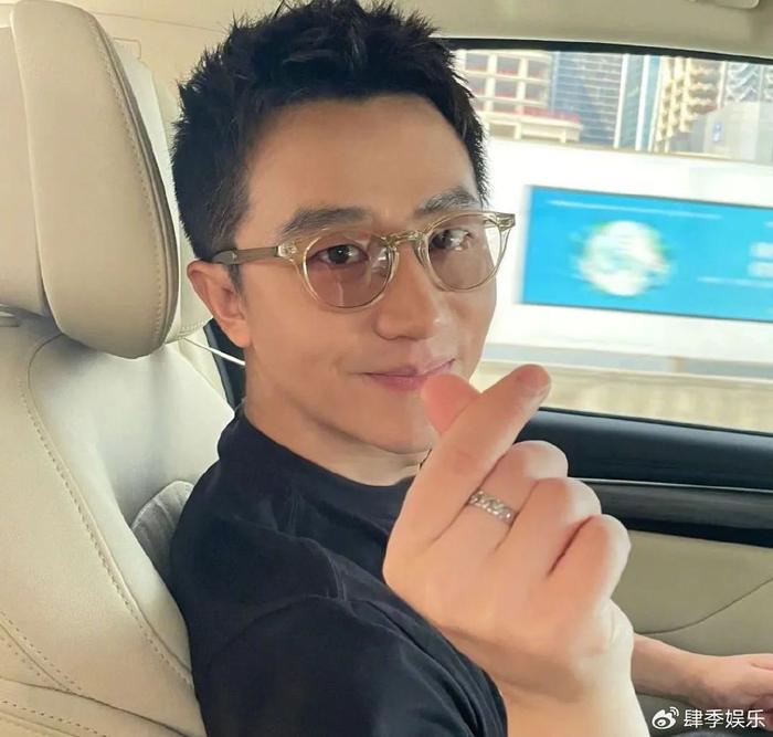 黄轩结婚了吗？群众吃瓜网友科普最新动态与真相