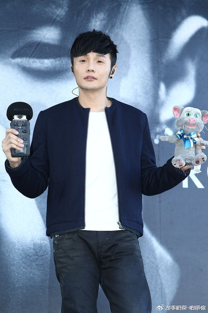 林俊杰嘉宾李荣浩林俊杰演唱会南宁站的惊喜嘉宾是李荣浩