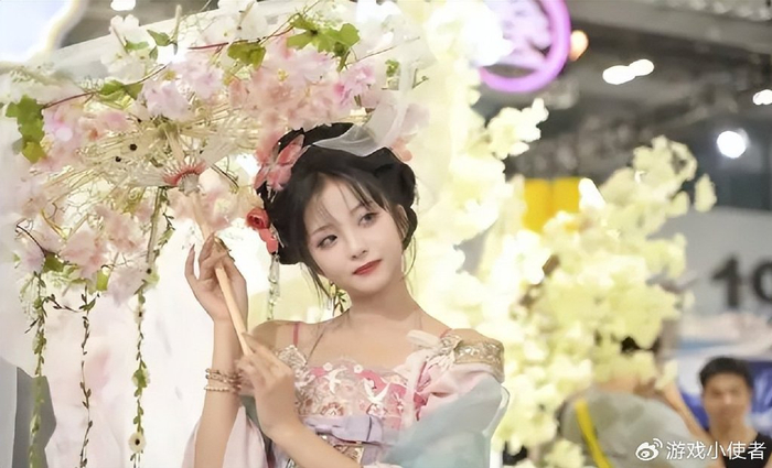 还在羡慕漫展的cosplay这个游戏的神级cos让你垂涎三尺