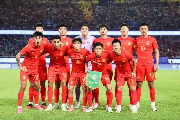 正式签约，足协官宣，名帅上任，65岁，欧洲人，已抵达北京