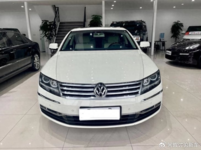 二手车商很头疼的车型之一——白色辉腾,60万收回,闲置店里3年__财经