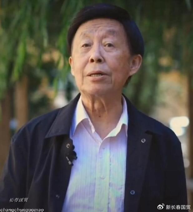 还记得他吗？被称为“电视评书第一人”，如今82岁近照曝光|评书|田连元|隋唐英雄传|长春国贸|说书人_新浪新闻