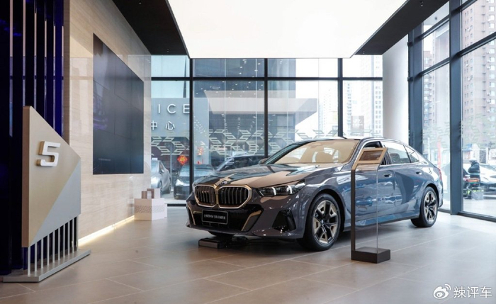 全新bmw5系豪华不止于眼见