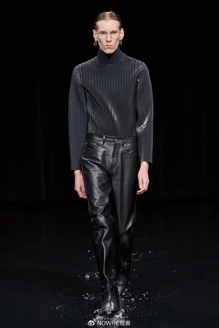 沙丘是末日美学的时尚秀场