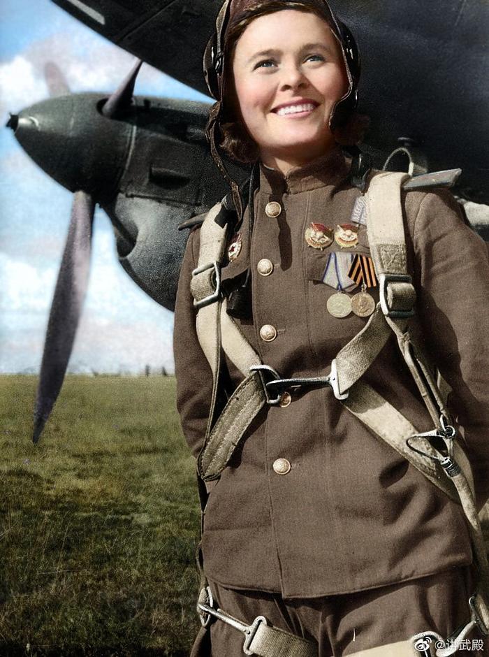 二战苏联女兵服装图片