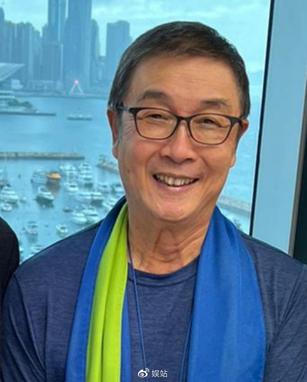 72岁刘松仁近况曝光,暴瘦现身,曾传中风暴瘦拄拐杖出行