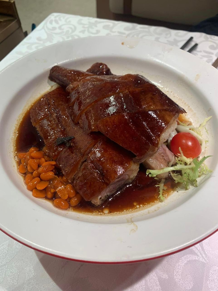 香港网友有酒楼推出99元的烧鹅不错