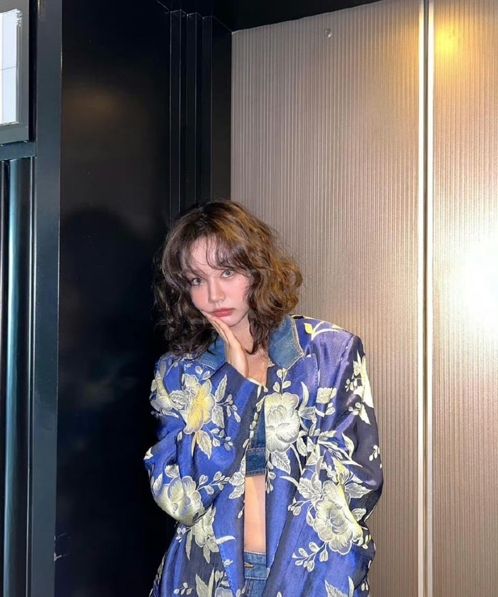 李惠利近期状态真的很不错ins更新新的照片美女好辣爱了爱了