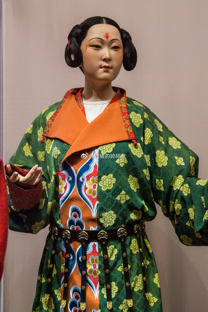 国家博物馆中国古代服饰文化展的盛唐侍女形象……