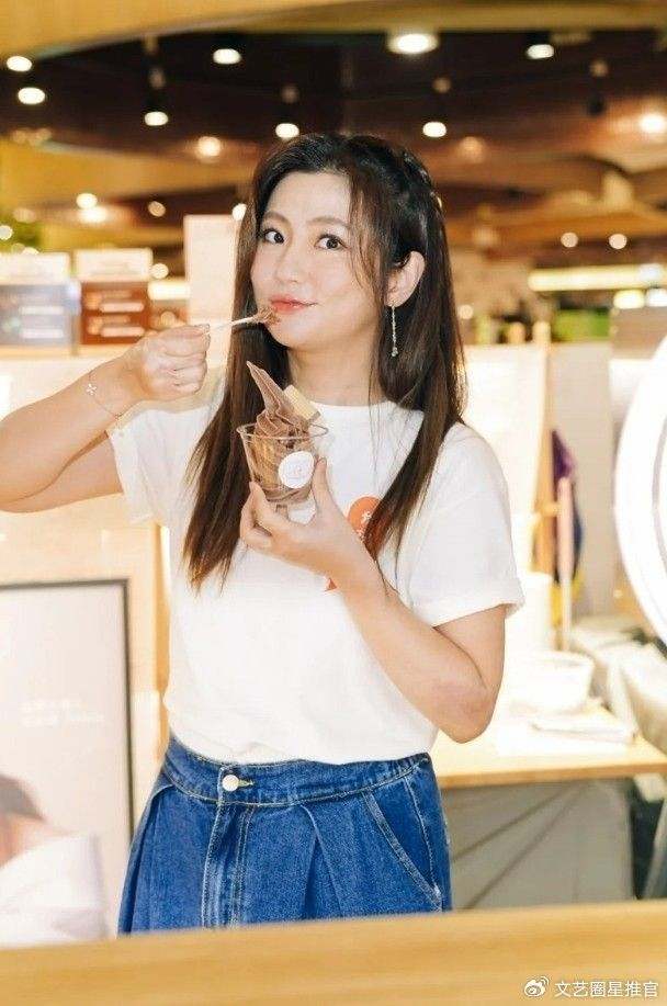 没妊娠纹和烧伤痕迹,田馥甄ella紧贴孕肚合影|任家萱|妊娠纹|田馥甄