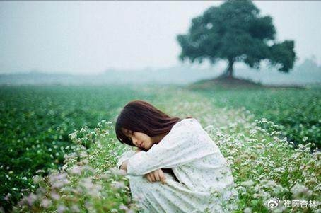 最伤感的25句话:总以为人生最美好是相遇,原来,最难得的是重逢