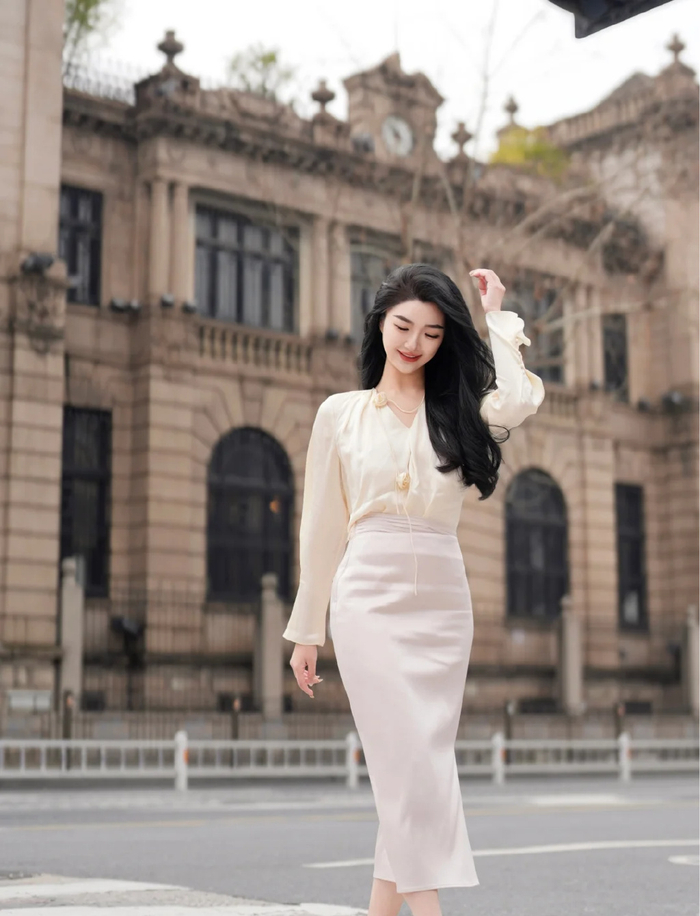 各有各的优势,就看你比较喜欢哪一种穿衣风格