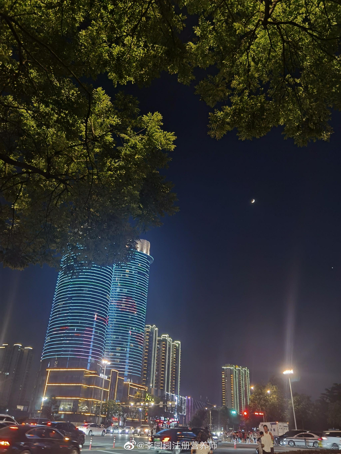离海滩不远万平口大桥两侧的夜景还是挺漂亮的