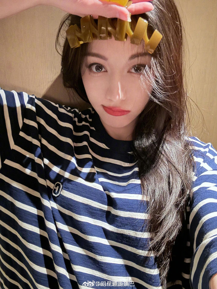 迪丽热巴新自拍 好看爱看
