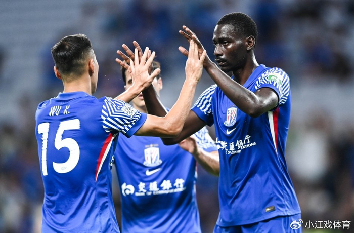 阿苏埃传射建功，吴曦50球里程碑，申花6-1送梅州客家交手9连败