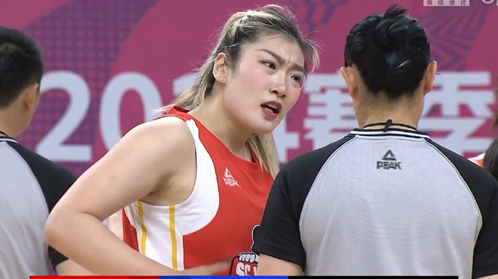 女篮五大国手狂轰80分,韩旭完爆外援,李梦意外迷失|王思雨|内蒙古