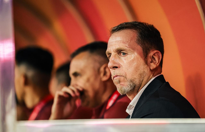 国足选帅面试结束！10人进入最终环节，11月国足重组，更高层拍板