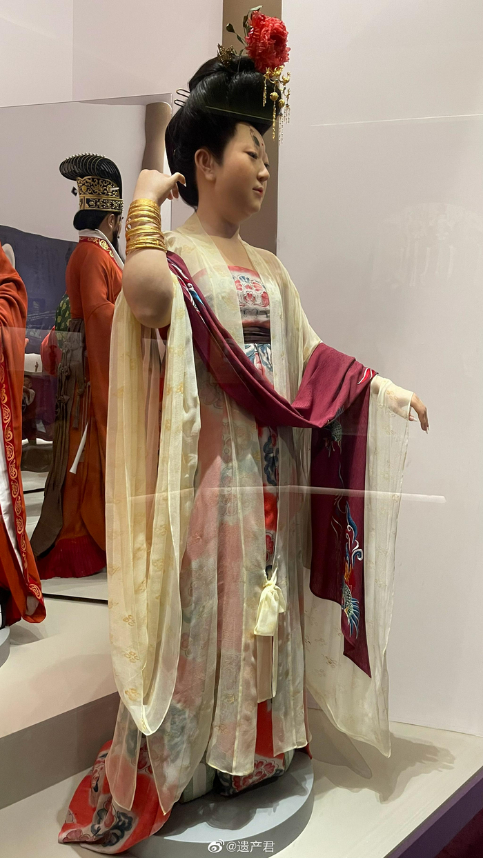 国家博物馆中国古代服饰文化展的唐代贵族女子形象……