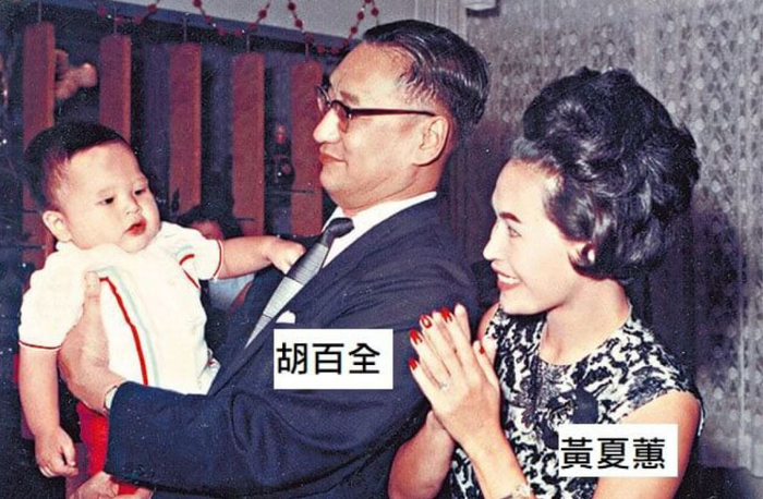 她是娱乐圈中的“万人迷”,情史丰富,与老公是姐弟恋“鼻祖”|黄夏蕙|潘炳烈|胡百全|大卫·贝克汉姆|离婚_新浪新闻