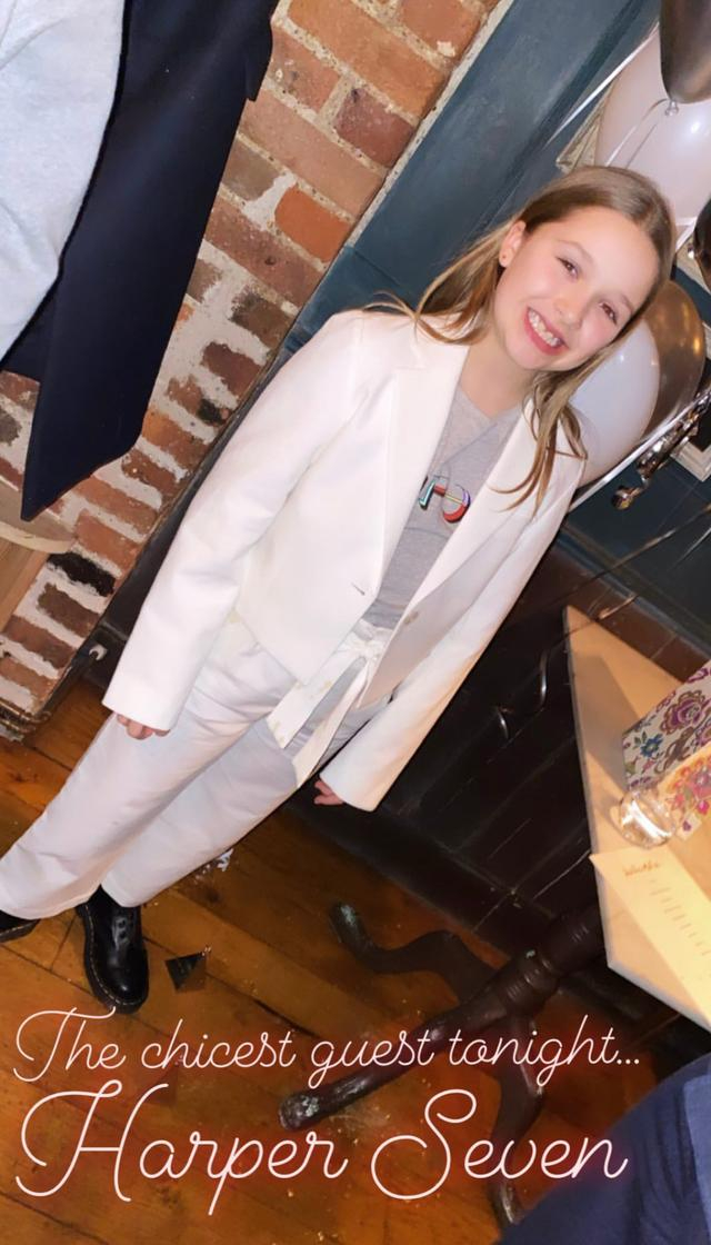 而三人明明年龄相差不大,可是大布明显成