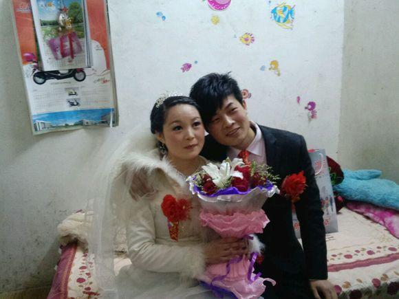 农村低俗奇葩婚礼习俗伴娘收费5000元就可以给3位男宾客干这事