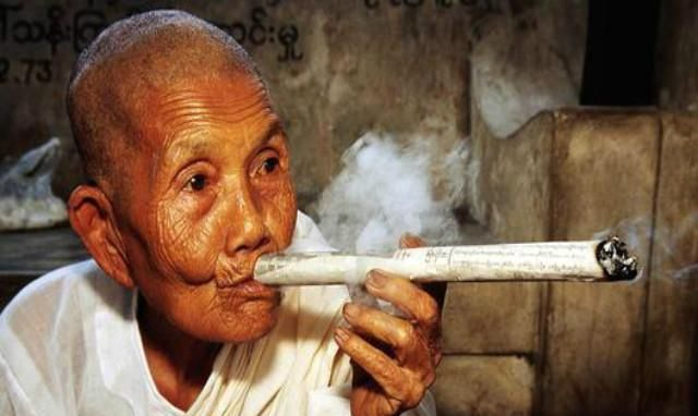 世界上唯一全面禁烟的国家，为什么中国不效仿|香烟|不丹|烟民|身体|经济_新浪新闻
