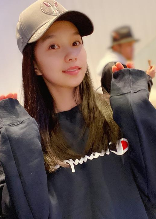 她是中国首位UFC举牌女郎,身材出众喜欢詹姆斯,至今还是单身|_新浪体育_新浪新闻