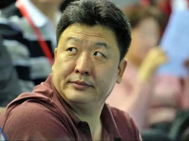 ​奥运冠军赠恩师百万豪车，甚至还以身相许，母亲赞同她如此报恩