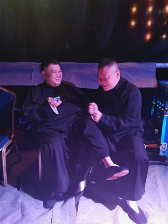 而像岳云鹏和孙越,包括他师父郭德纲和于谦,很多人却相信:他们是一生