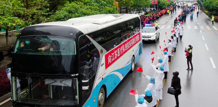 恩情永难忘 | 今天江苏省第二批援阳医疗队16名队员返程回家