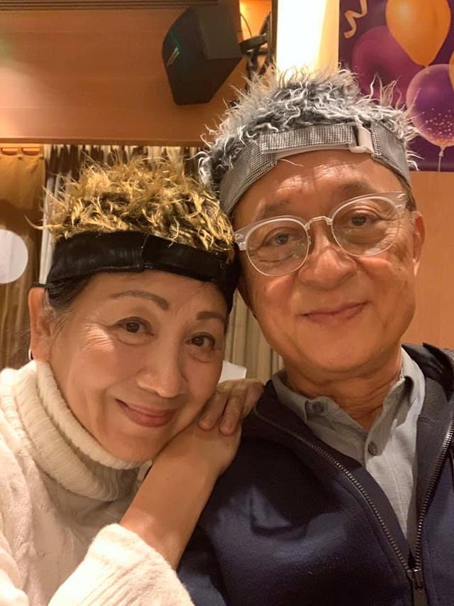 70岁鲍起静为发烧女儿遭医院拒收忿忿不平，赴英探亲数周生活碰壁