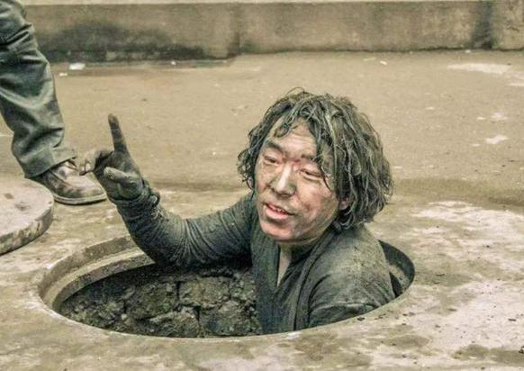 2000年，黄渤拍摄第一部电影时，被管虎骂得狗血淋头