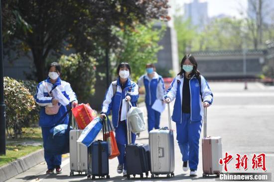 四川成都：高三年级学生返校 准备复课