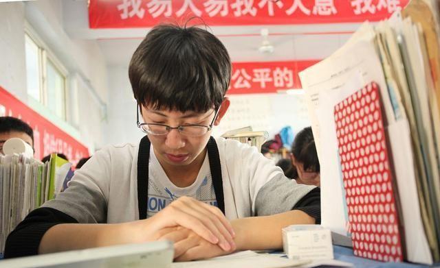 高考报名人数达1071万，想要考上985、211大学，到底有多难？