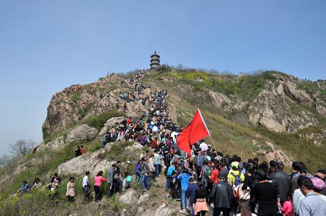 互联网扫墓、AI掀起教育革命、寒食节与清明的前世今生、社会风俗事关国家元气 | 人文周刊导读