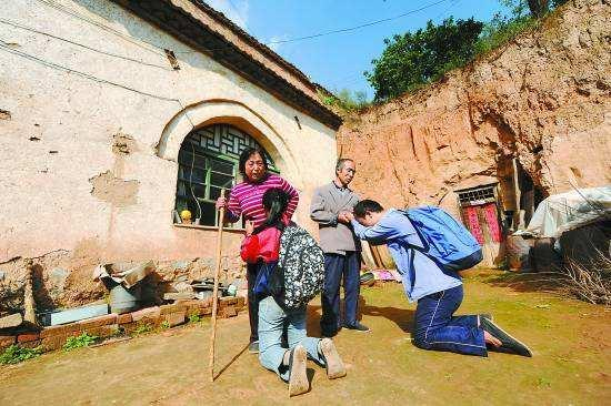 寒门真的再难出贵子吗?没有背景的农村学子,成功有多不易