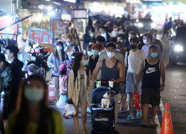 人潮带来钱潮，清明连假趴趴走，台湾防疫恐破功