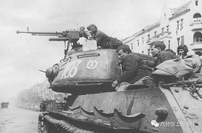 二战兵器全集｜苏联JS-2重型坦克