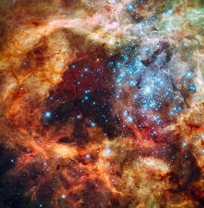 图集：NASA用红外光线观测揭秘著名哈勃拍摄星云“创生之柱”