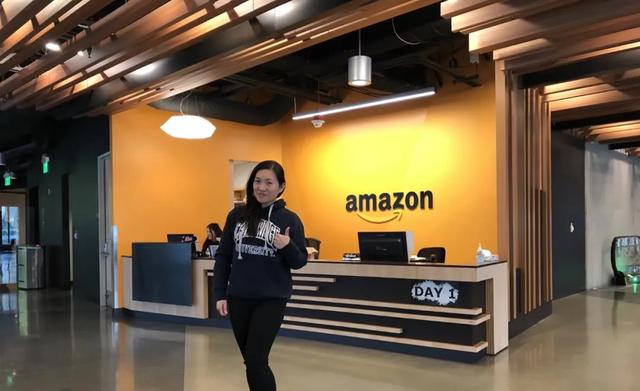 [郭小珍在考察亚马逊无人超市Amazon go]