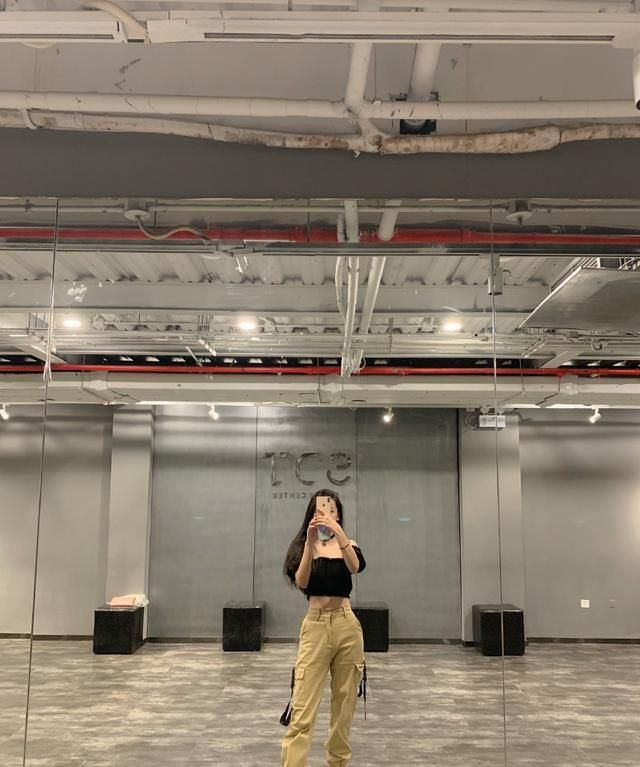 《青你2》左卓撞脸安昭熙，单眼皮好有辨识度，实力跟美貌成正比