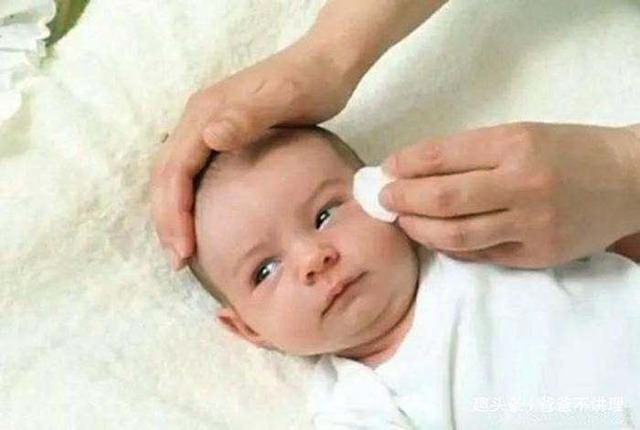 宝宝湿疹很痒，需要停掉母乳换成水解奶粉吗？