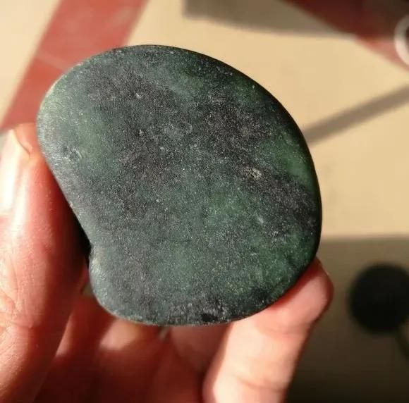 藏玉问答：卡瓦石是什么？卡瓦石有那么可怕吗？