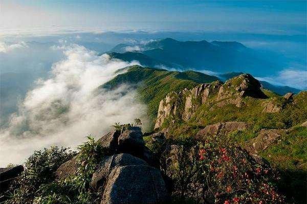 广西最漂亮的一座山，不是“猫儿山”，而是这座“姑婆山”