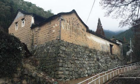 他花了3个月，将奶奶的土房，改造成豪宅，完工后，全村惊艳了